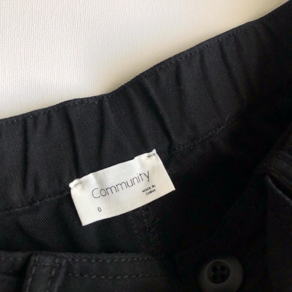 Aritzia COMMUNITY | Cargo Shorts - Picture 4 of 4